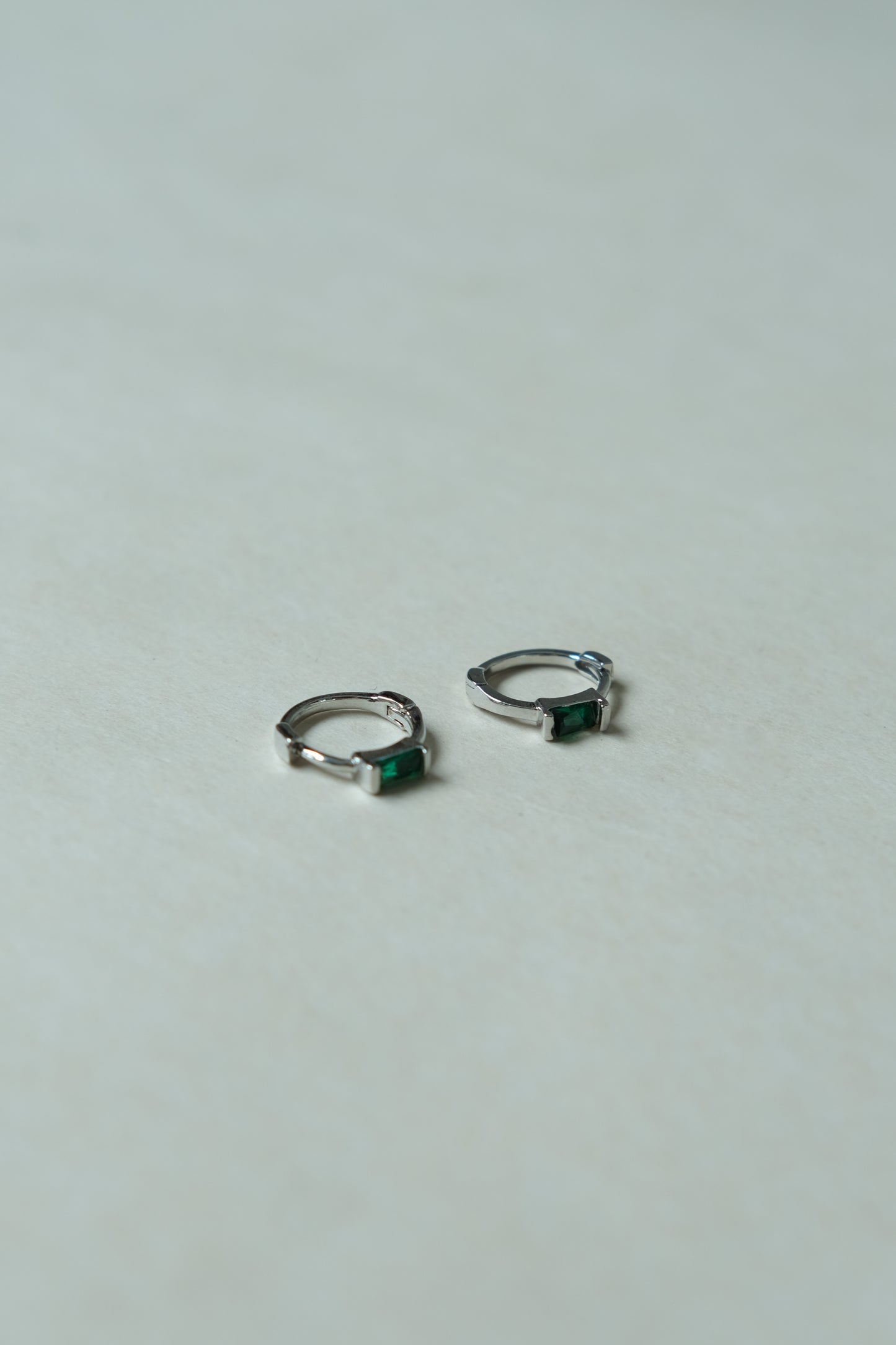 Emerald square small earrings