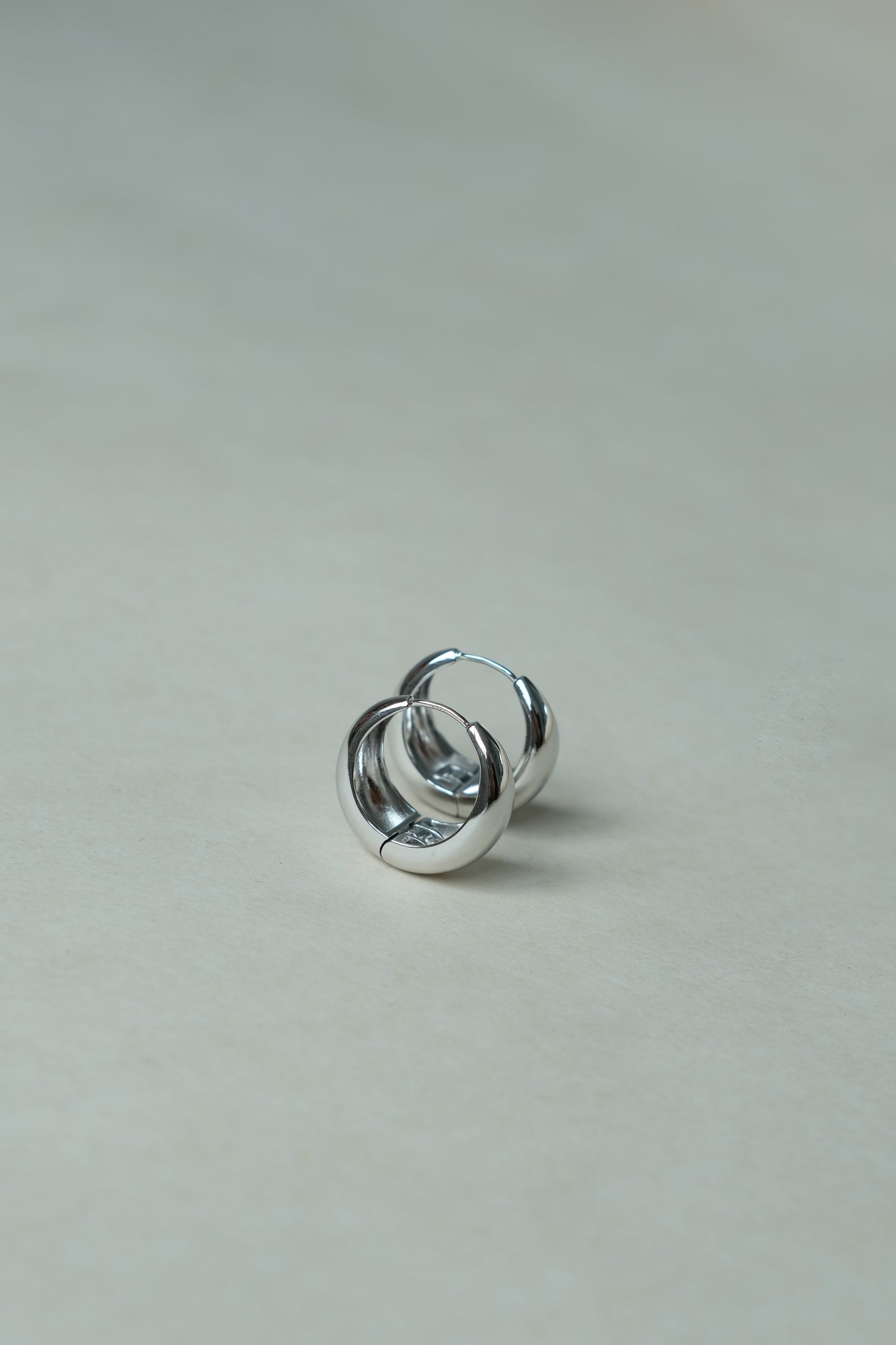 Circle earrings in silver