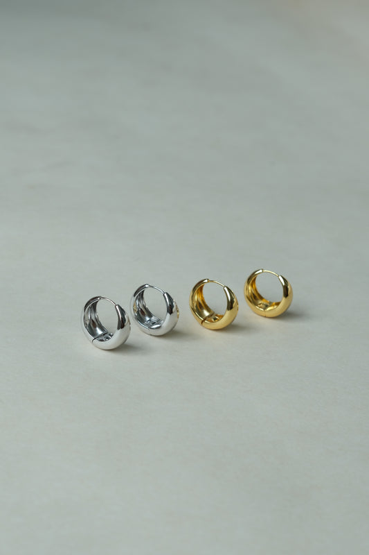 Circle earrings in gold