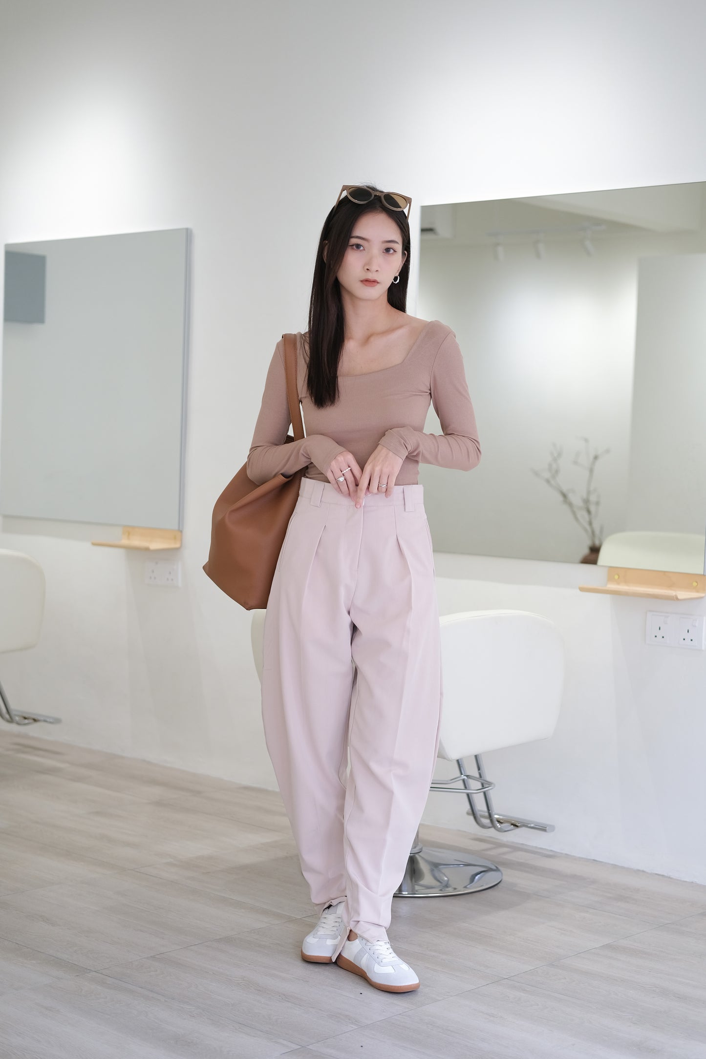 High-rise three-dimensional tapered radish trousers tout