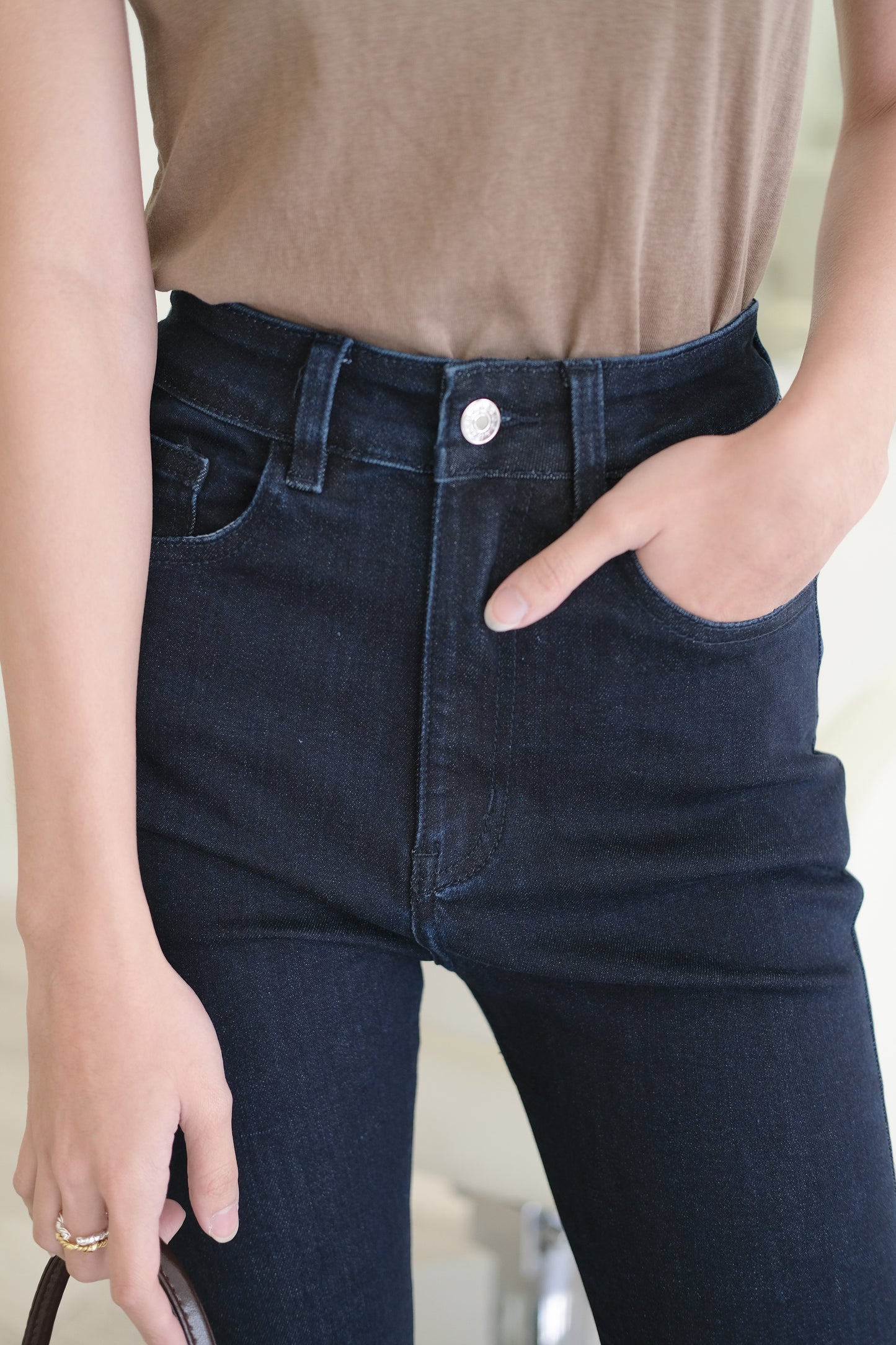 Vintage high-waisted micro-flared jeans