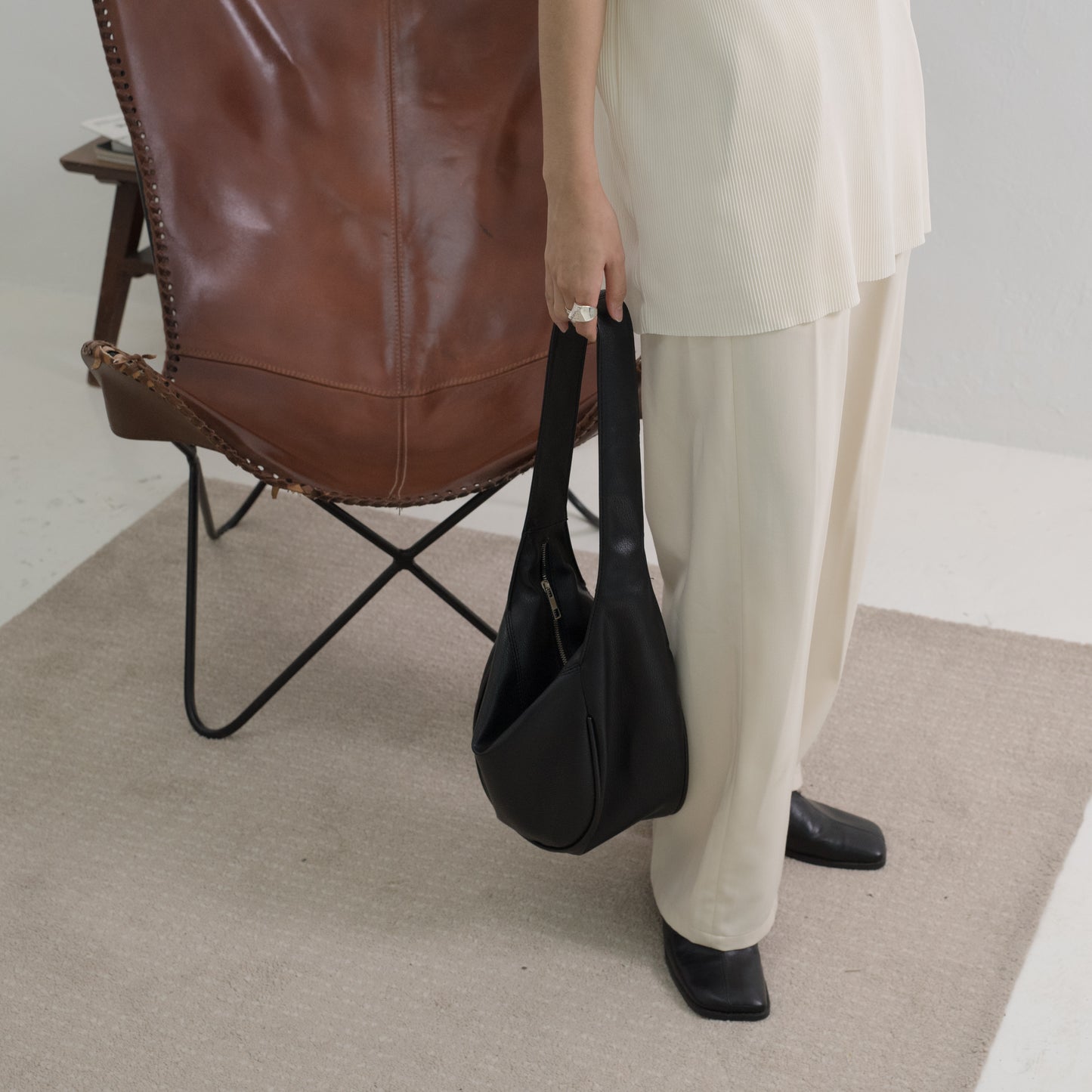 PU Shoulder handbag in classic black