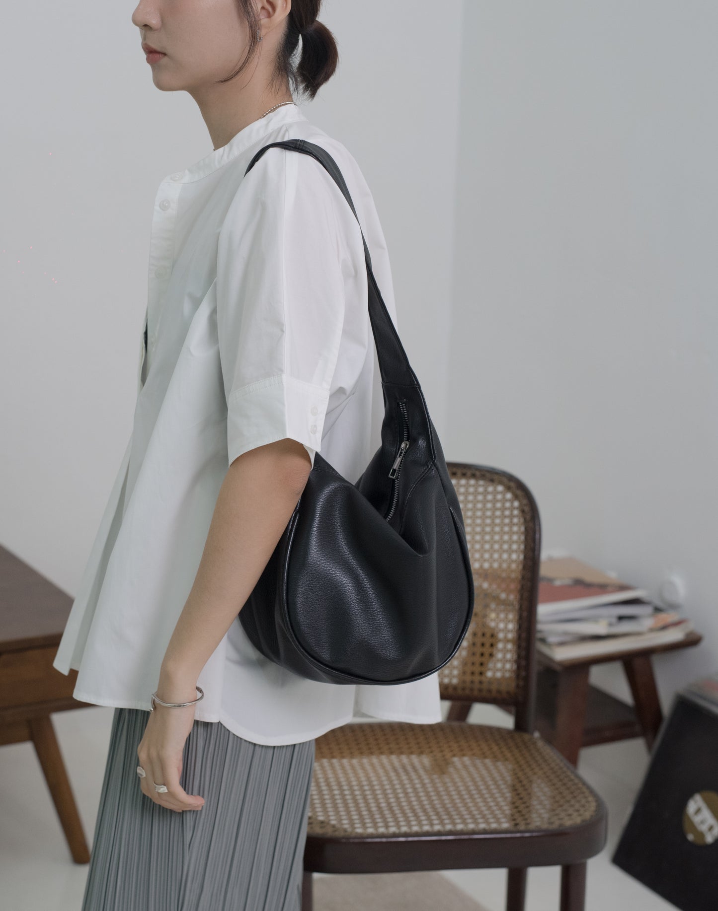 PU Shoulder handbag in classic black
