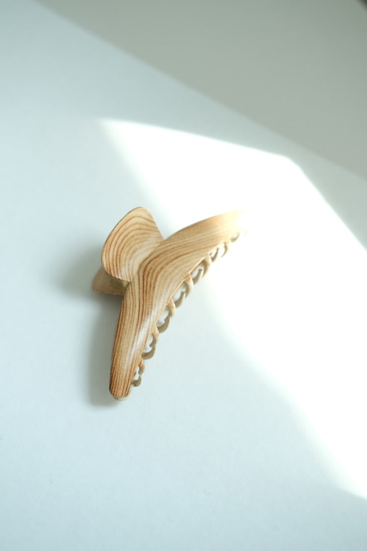 Wood color hairpin -   Half-bend